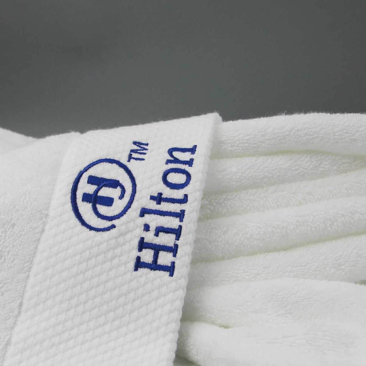 Customized Embroidered Logo White Towels Sets Hotel Quality A Towel Hilton Bath Towels Cotton 70 140