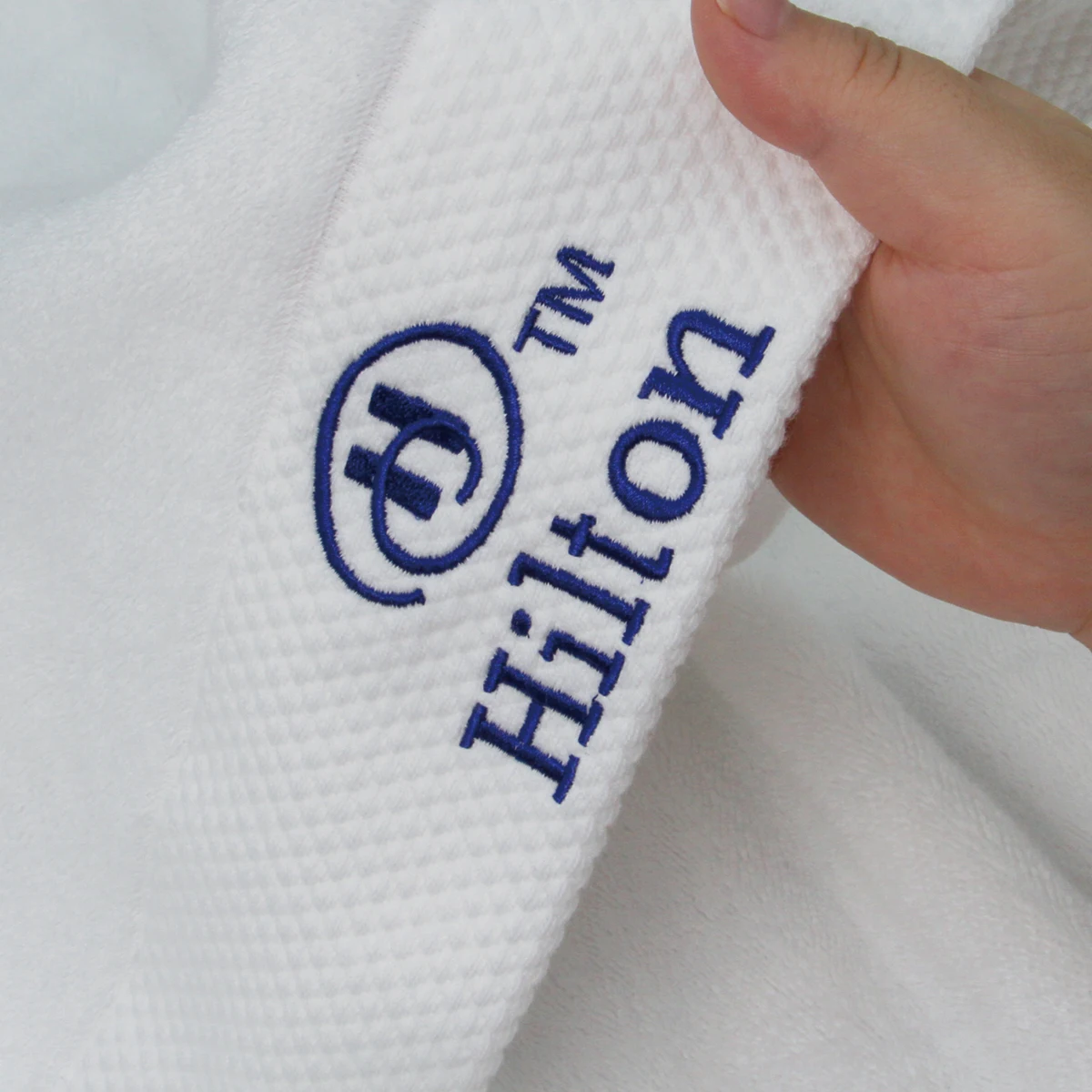 Customized Embroidered Logo White Towels Sets Hotel Quality A Towel Hilton Bath Towels Cotton 70 140