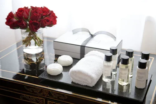 Hotels Linens & Amenities Inc. Artículos de tocador para hoteles de marca privada Jabón corporal Kit de artículos de tocador para hoteles con logotipo personalizado