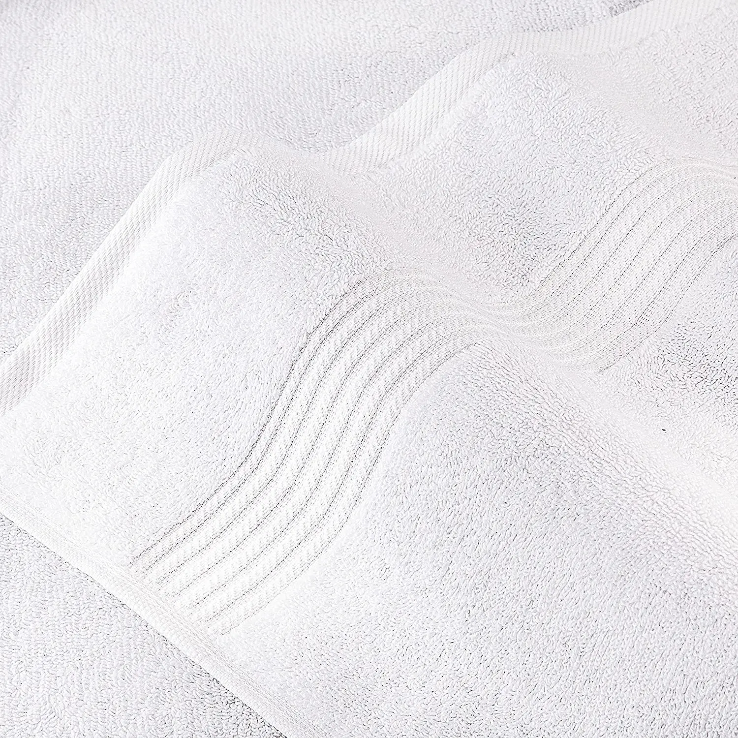 Set de Alfombra de Baño y Toalla de Lujo Clásico Blanco - Alfombras Absorbentes de Algodón para Ducha/Bañera de Hotel y Spa