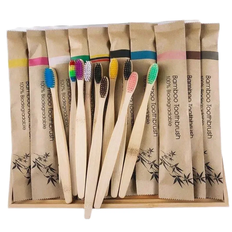 Brosse &agrave; dents plate jetable en bambou avec brins souples au charbon, manche en bambou biod&eacute;gradable, emballage en sac papier pour usage domestique